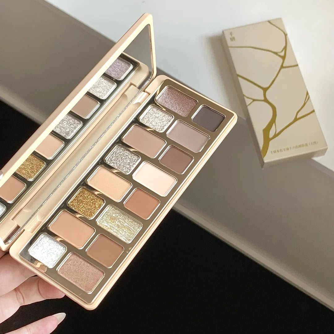 16-Color Shimmer and Matte Eyeshadow Palette - 3
