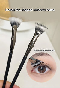 Fan Mascara Brush for Precise Eyelash Application