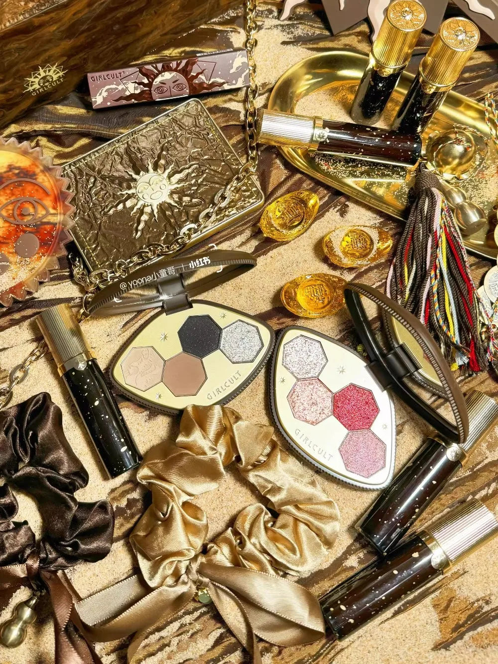 4-Color Glitter & Shimmer Eyeshadow Palette - 6
