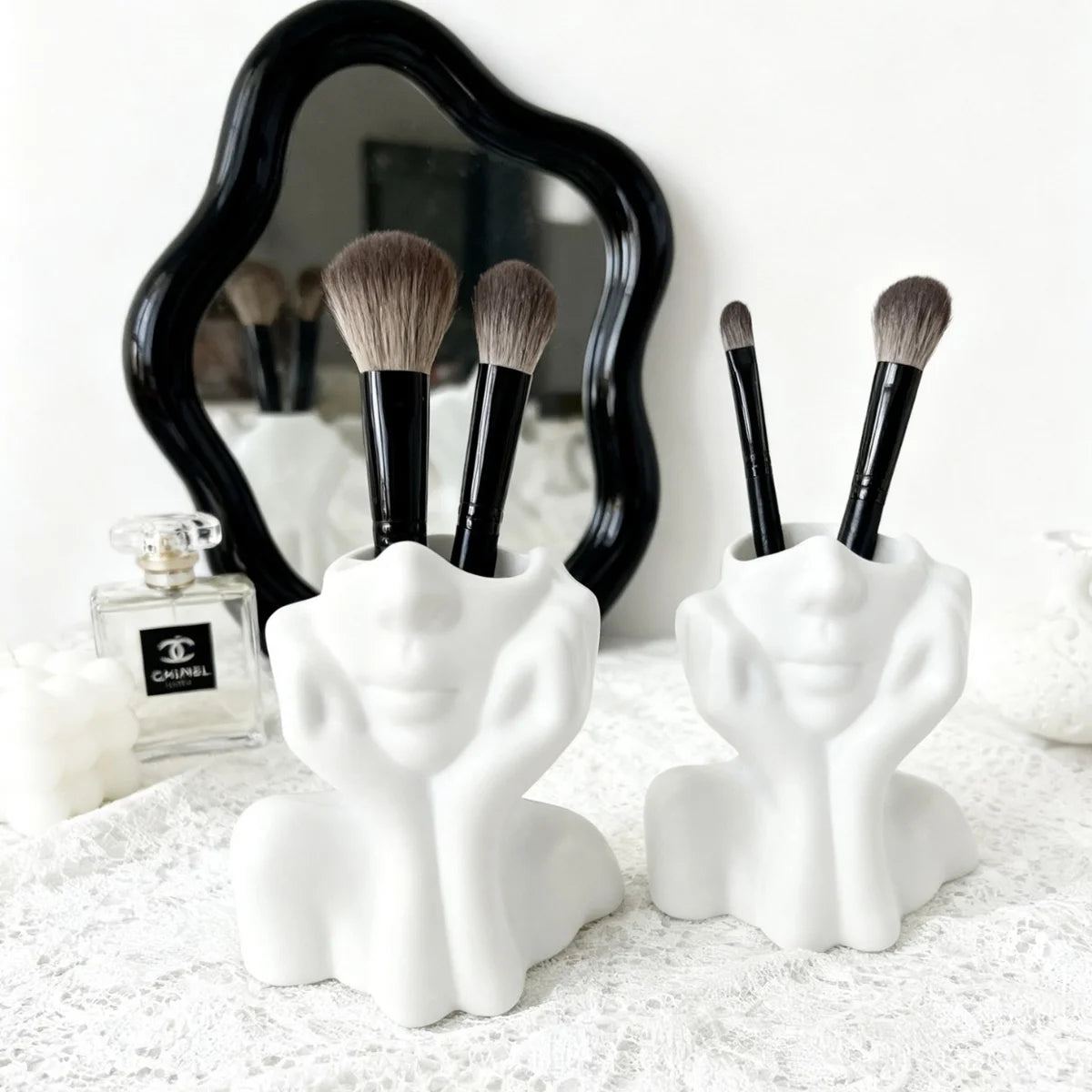 Artistic Face Makeup Brush Organizer and Desk Vase - 12