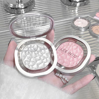 Shimmering High-Gloss Pearlescent Face and Eye Highlighter