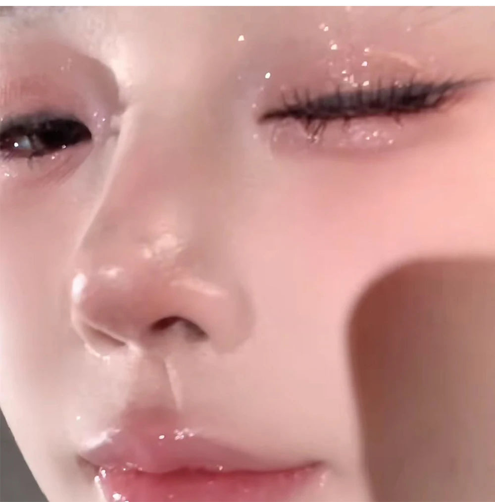 Shimmering Cream Highlighter for Radiant Glow - 12