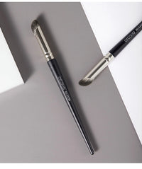 Precision Concealer Brush for Flawless Blemish Coverage