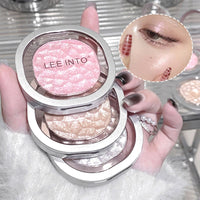 Shimmering High-Gloss Pearlescent Face and Eye Highlighter