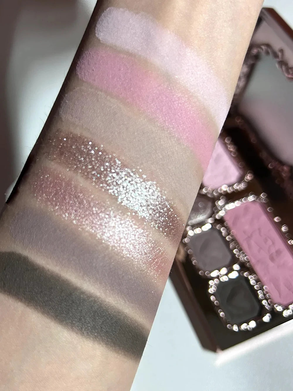 7-Color Strawberry Cupid Eyeshadow and Highlighter Palette - 5