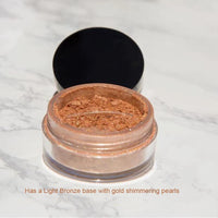 Shimmering Loose Highlighter Powder for Face and Body