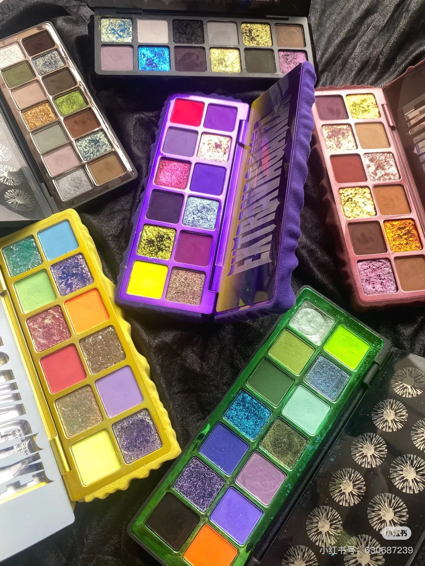 12-Color Shimmer and Matte Eyeshadow Palette - 6