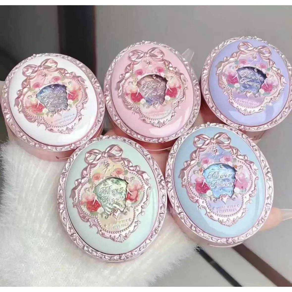 Silk Satin Powder Blush in Seashell Compact - 30
