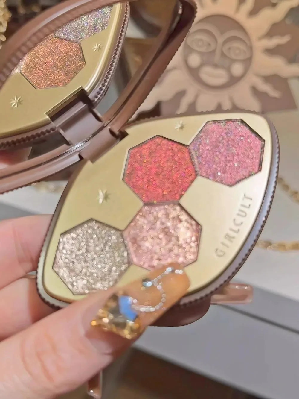 4-Color Glitter & Shimmer Eyeshadow Palette - 7