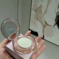 Chameleon Color-Shifting Highlighter for Face and Body