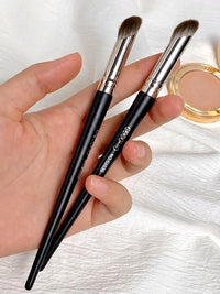 Precision Concealer Brush for Flawless Blemish Coverage