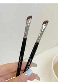 Precision Angled Eyeliner and Brow Brush