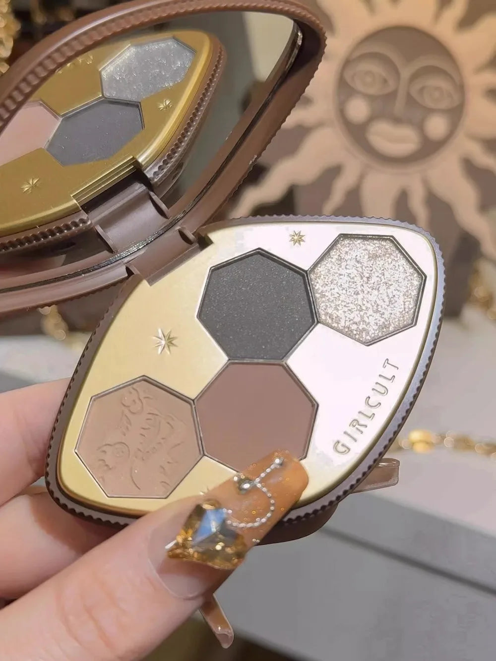 4-Color Glitter & Shimmer Eyeshadow Palette - 10