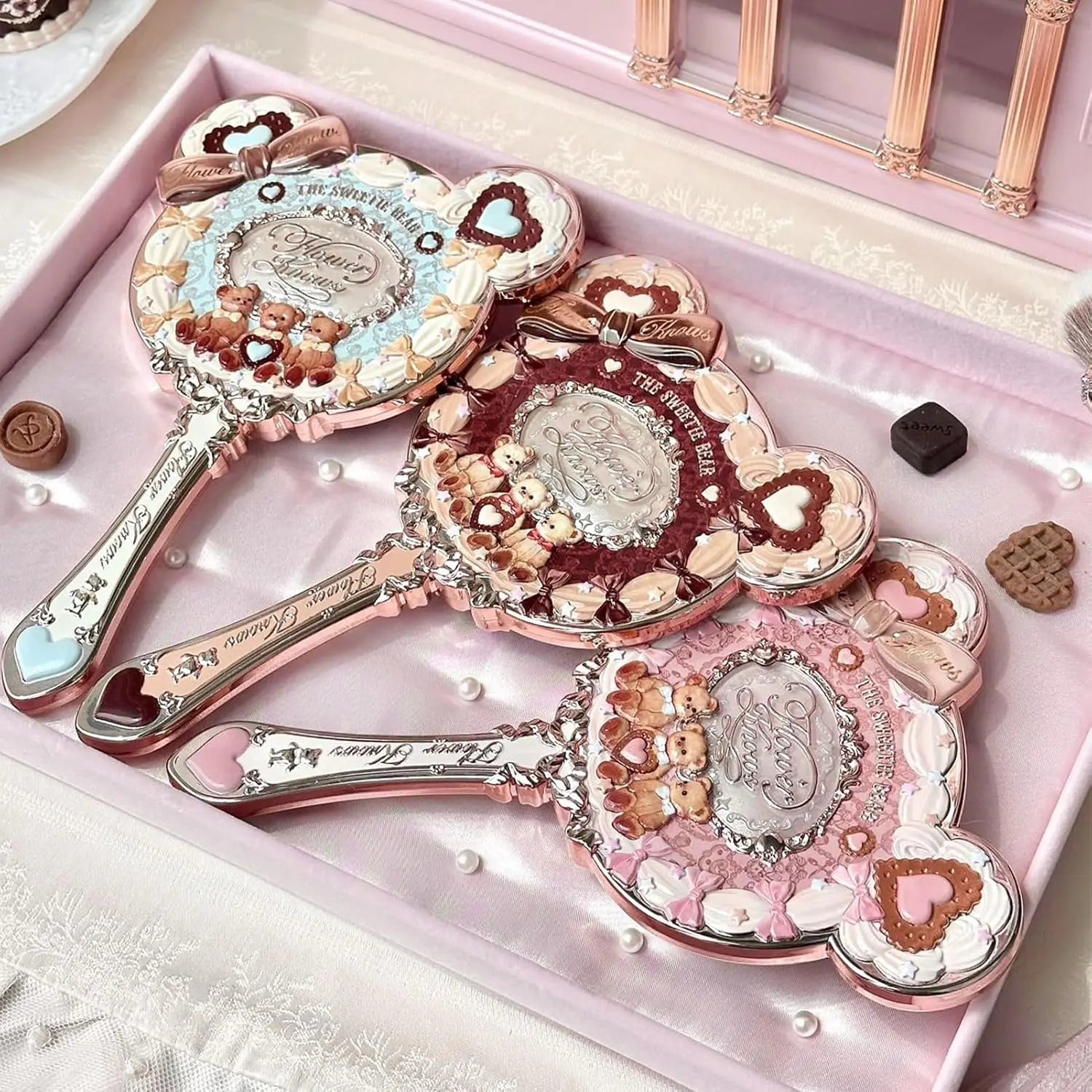 Enchanted Handheld Makeup Mirror for Precise Beauty - 3