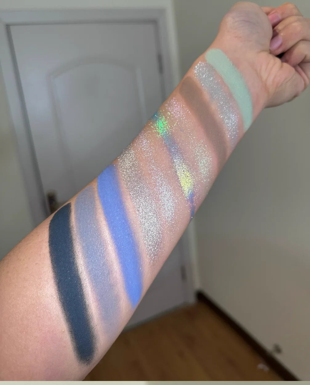 10-Color Waterproof Shimmer Eyeshadow Palette - 21