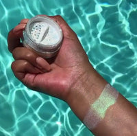 Shimmering Loose Highlighter Powder for Face and Body