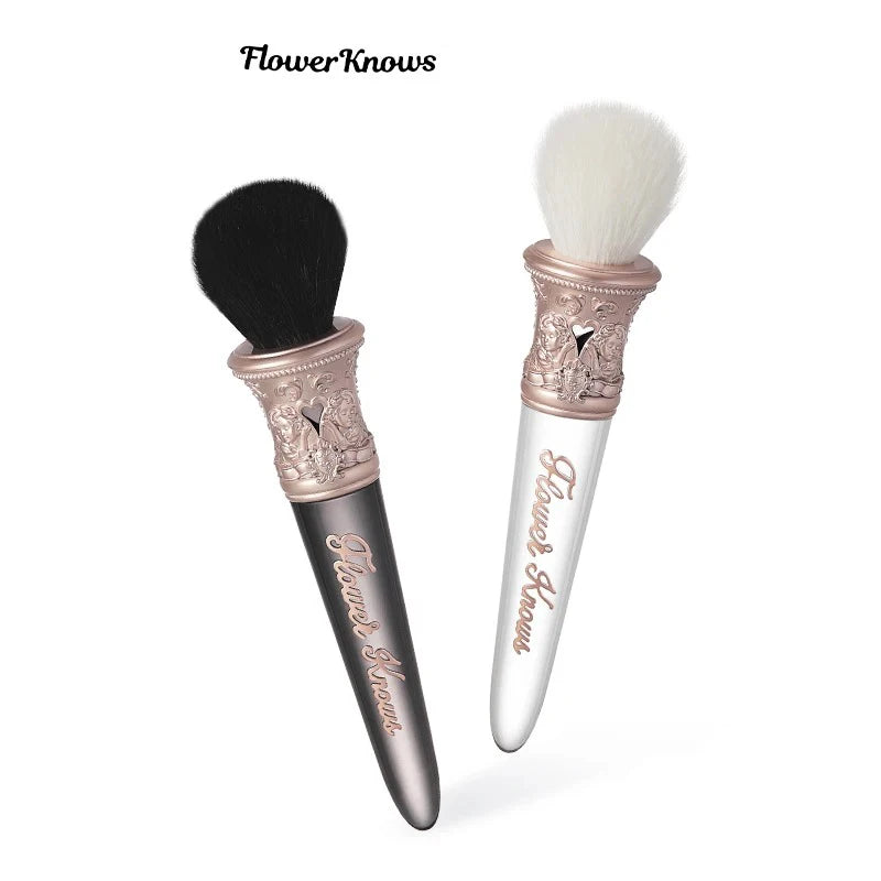 Premium Soft Goat Hair Makeup Brush for Highlighter and Blush