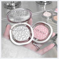 Shimmering High-Gloss Pearlescent Face and Eye Highlighter