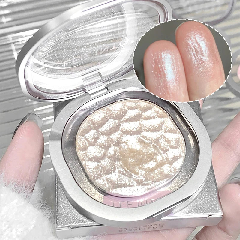 Shimmering High-Gloss Pearlescent Face and Eye Highlighter - 3