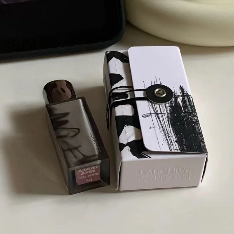 Hydrating Mirror-Finish Lip Plumper Gloss - 5
