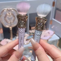 Premium Soft Goat Hair Makeup Brush for Highlighter and Blush