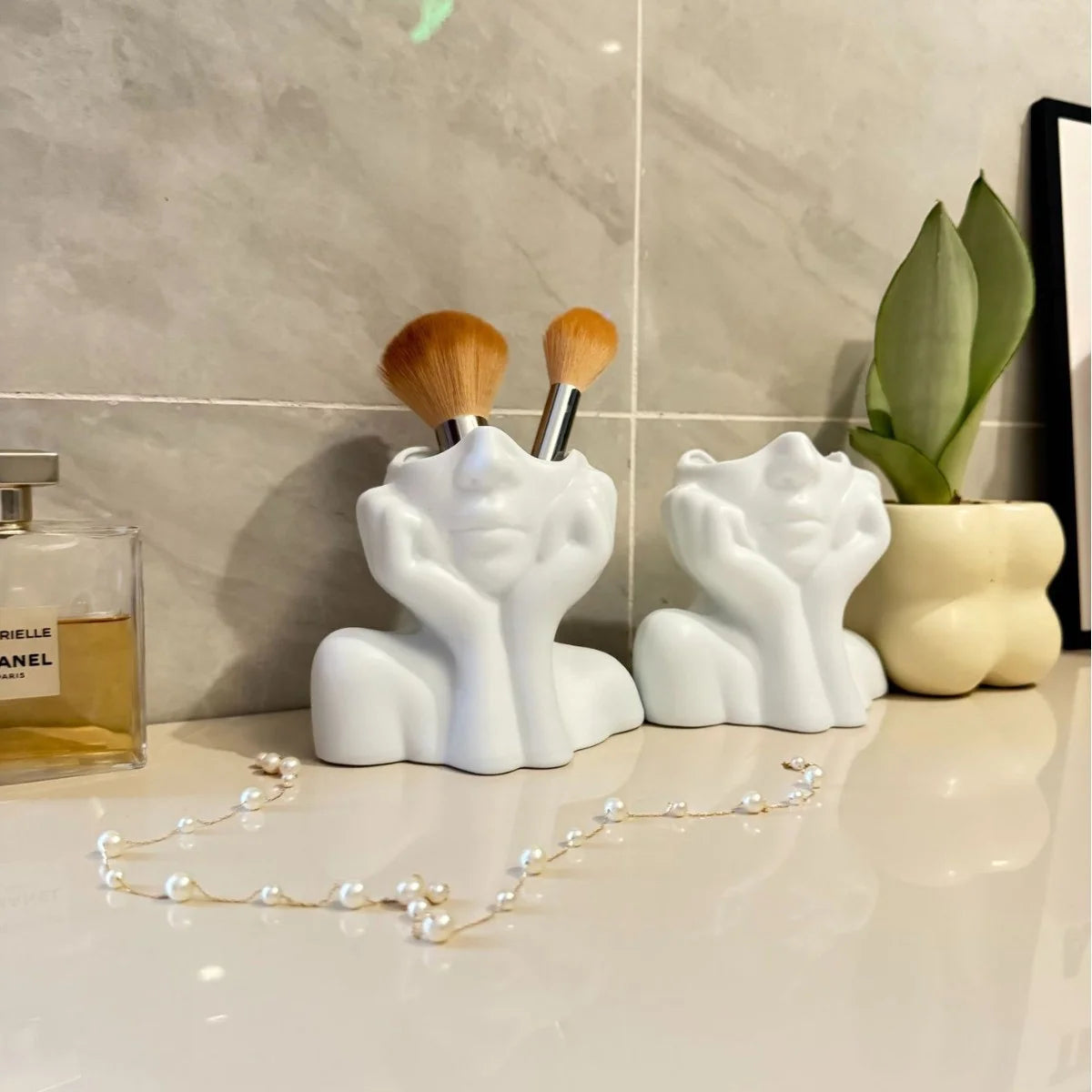 Artistic Face Makeup Brush Organizer and Desk Vase - 3