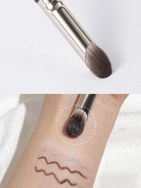 Precision Concealer Brush for Flawless Blemish Coverage