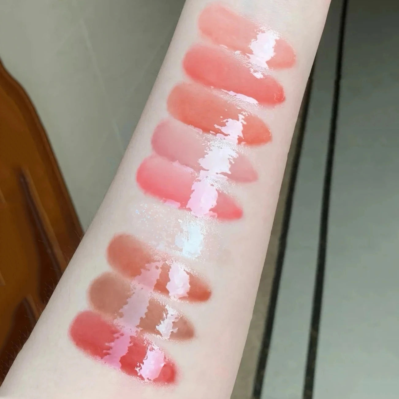 Hydrating Mermaid Shell Lip Gloss for Plump High-Shine Lips - 4