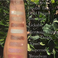 Shimmering Loose Highlighter Powder for Face and Body