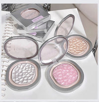 Shimmering High-Gloss Pearlescent Face and Eye Highlighter