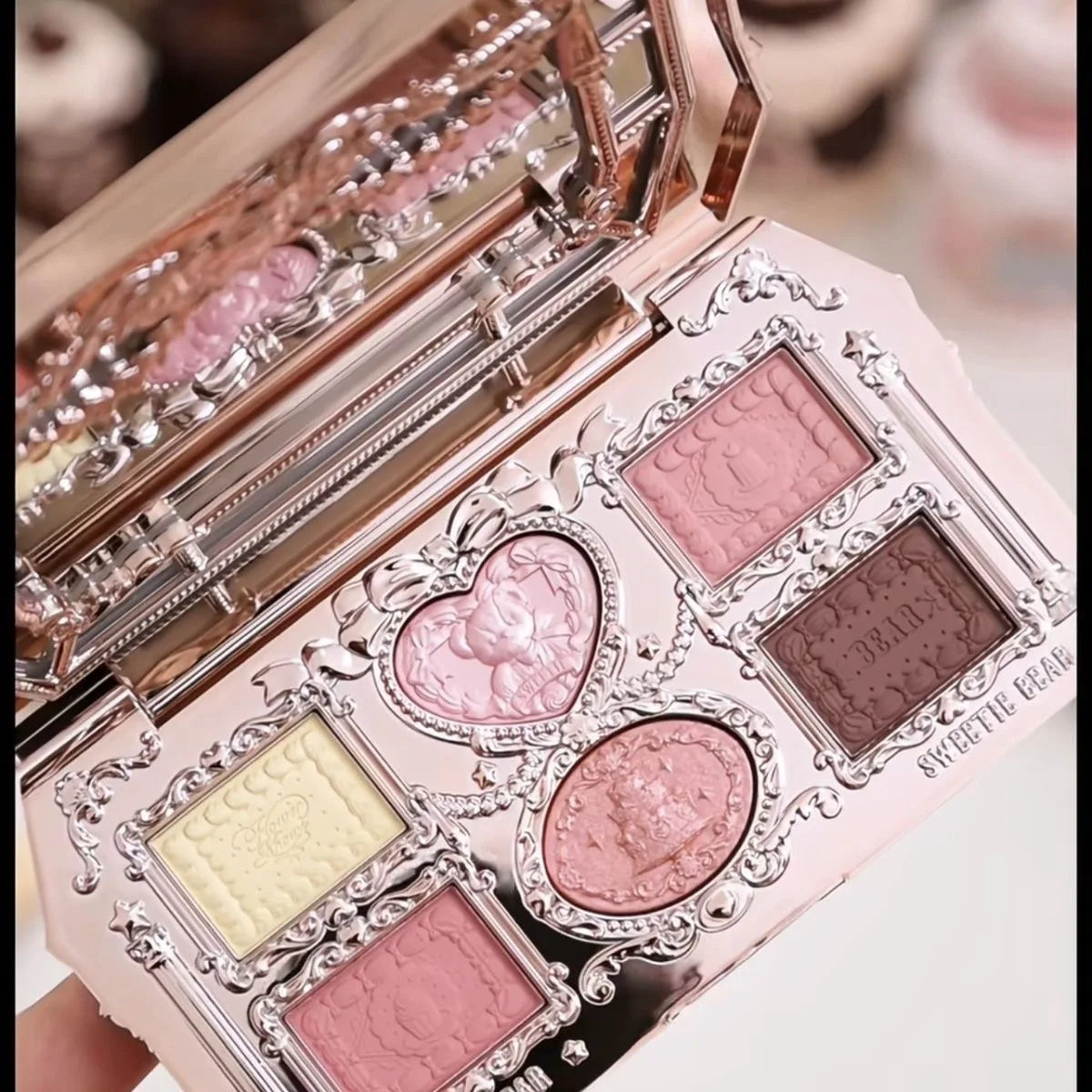 6-Color Shimmer and Matte Eyeshadow Palette