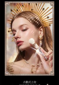 Premium Soft Goat Hair Makeup Brush for Highlighter and Blush