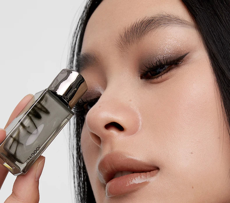 Hydrating Mirror-Finish Lip Plumper Gloss - 7