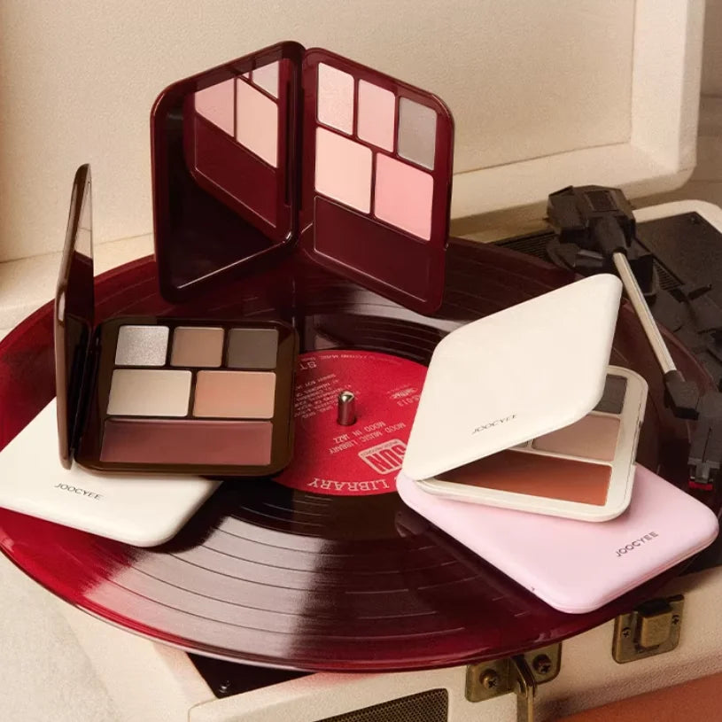 All-in-One Contour, Blush, and Eyeshadow Travel Makeup Palette - 2