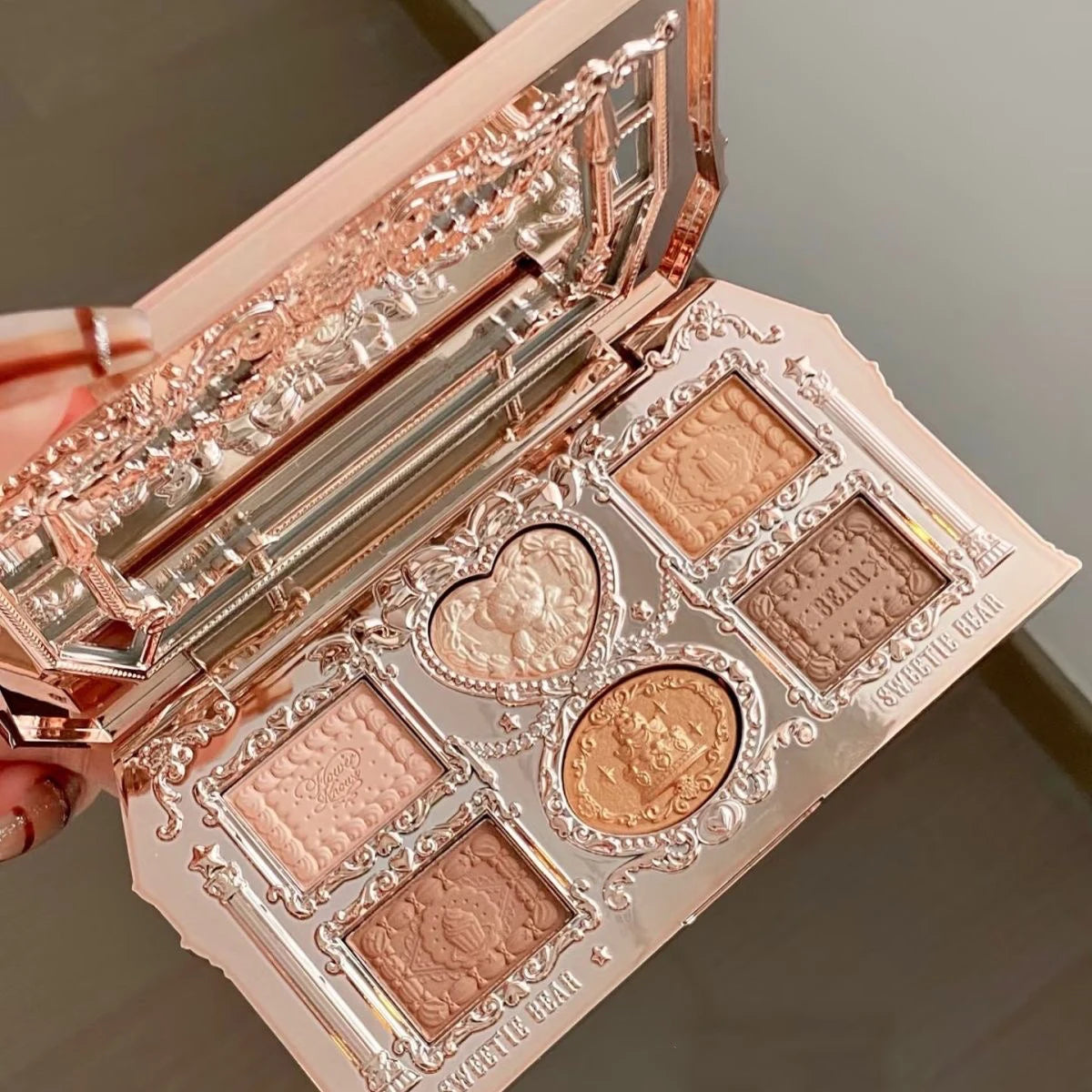 6-Color Shimmer and Matte Eyeshadow Palette - 3
