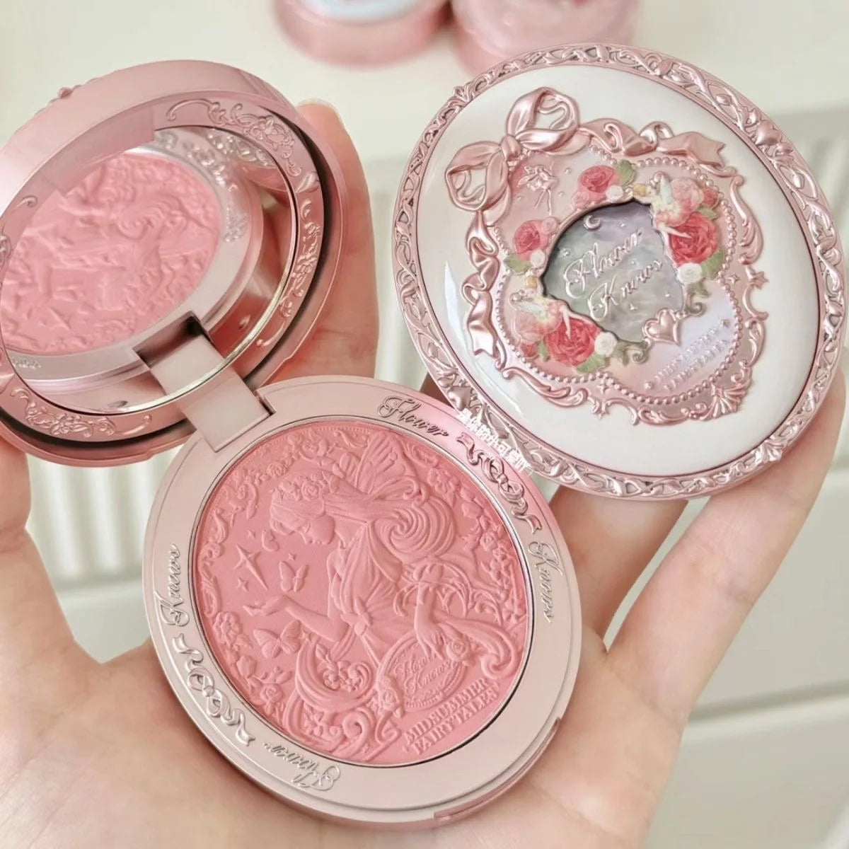 Silk Satin Powder Blush in Seashell Compact - 29