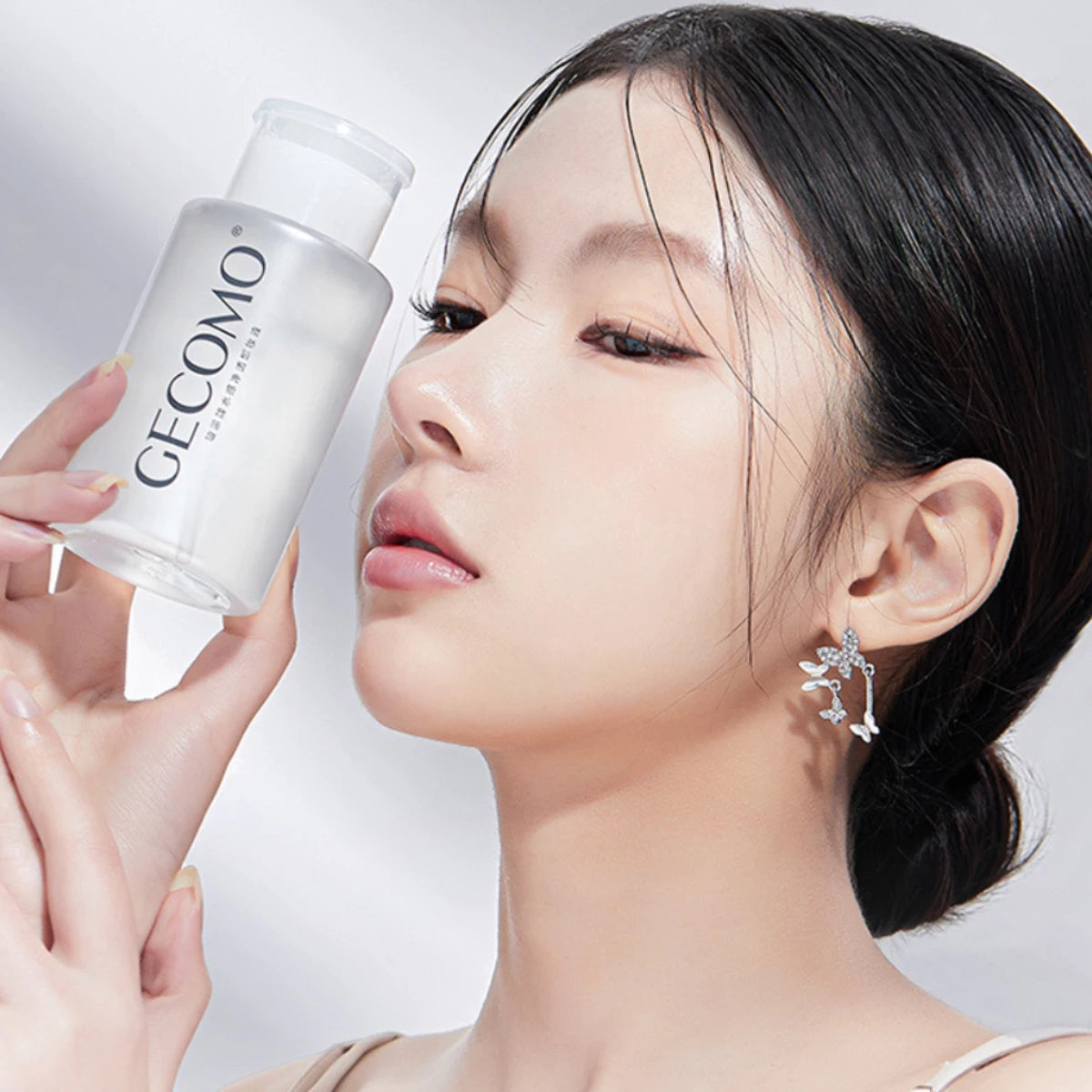 Gentle Hyaluronic Acid Makeup Remover for Sensitive Skin - 3