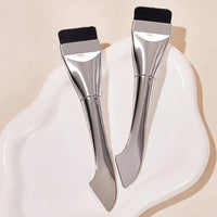 Dual-Ended Flawless Foundation Brush and Applicator