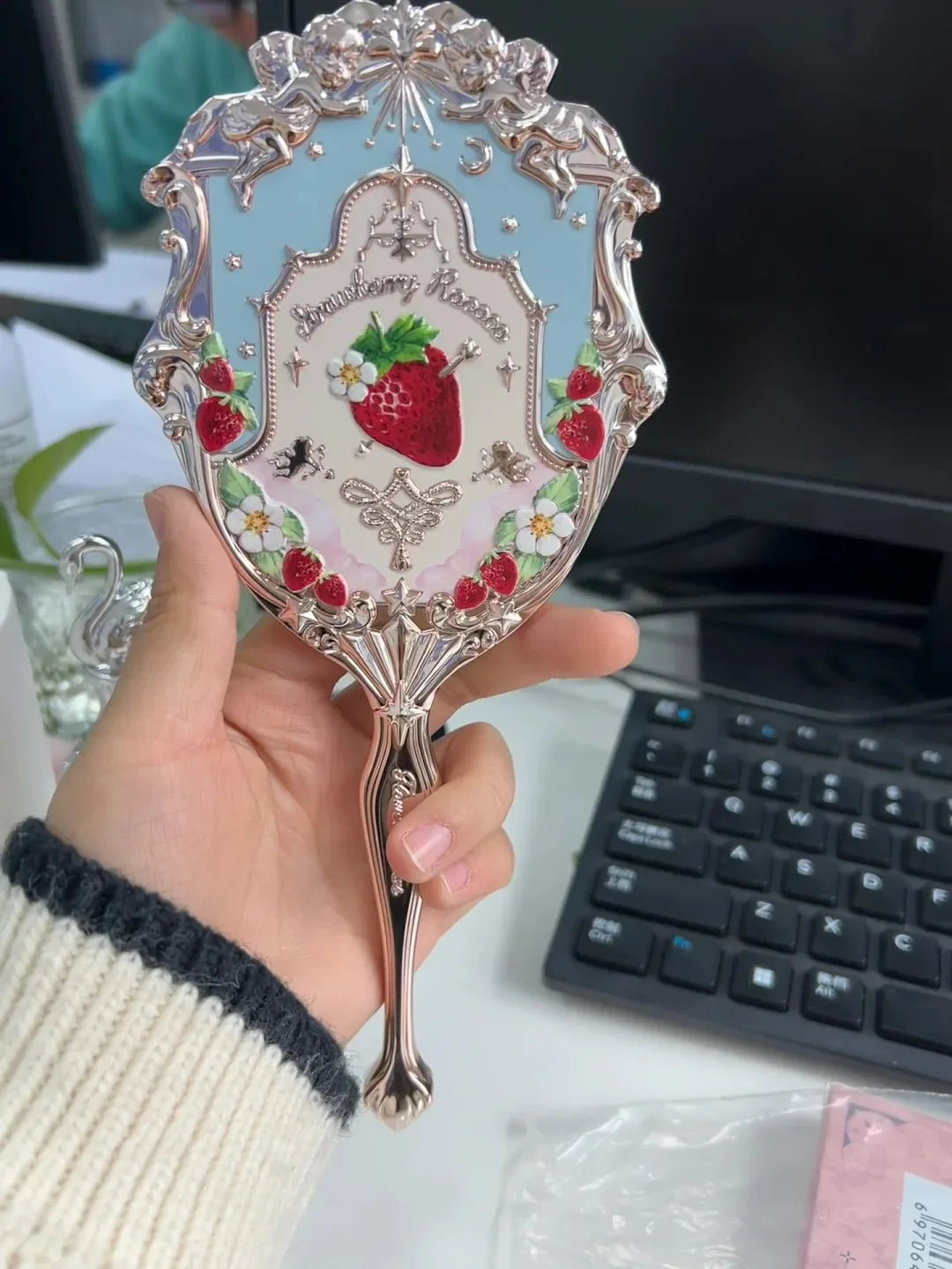 Enchanted Handheld Makeup Mirror for Precise Beauty - 37